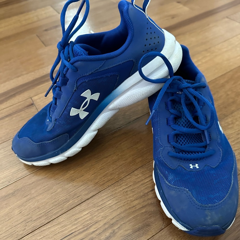 Youth size 7 big boy under armor